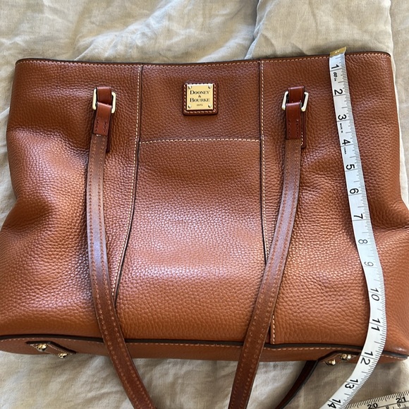 Dooney & Bourke tote. In great used condition. - Picture 5 of 8